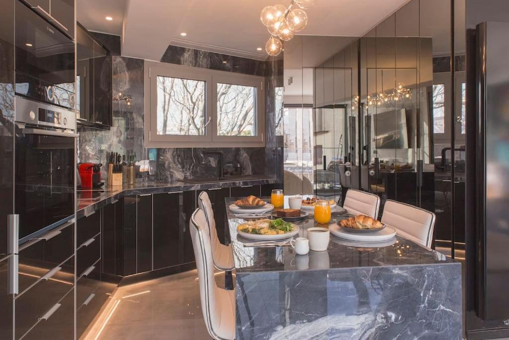 Luxury Acropolis View Apartment-Living Stone Black Pearl Αθήνα Εξωτερικό φωτογραφία