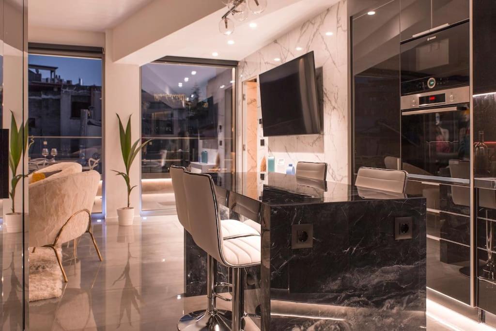 Luxury Acropolis View Apartment-Living Stone Black Pearl Αθήνα Εξωτερικό φωτογραφία