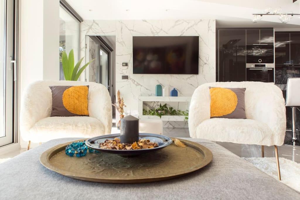 Luxury Acropolis View Apartment-Living Stone Black Pearl Αθήνα Εξωτερικό φωτογραφία